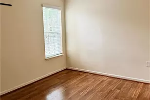 4705 Pennoak Ln, Greensboro, NC 27407 - Photo 12