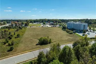 1480 Hampton Plaza Dr, Kernersville, NC 27284 - Photo 2