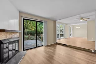 2523 Overbrook Dr, Greensboro, NC 27408 - Photo 8