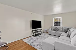 809 Daleview Pl, Greensboro, NC 27406 - Photo 16