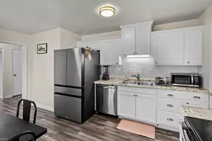 809 Daleview Pl, Greensboro, NC 27406 - Photo 6