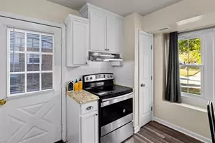 809 Daleview Pl, Greensboro, NC 27406 - Photo 8