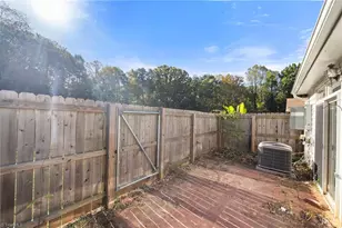 4827 Tower Rd, Greensboro, NC 27410 - Photo 36