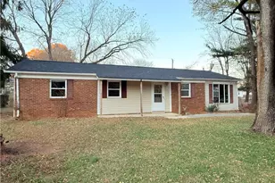 327 Weatherford Dr, King, NC 27021 - Photo 2