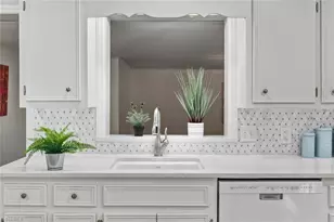 1004 Sherwood Dr, Burlington, NC 27215 - Photo 10