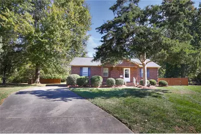 1711 Hanover Court, High Point, NC 27265 - Photo 2