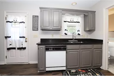 1711 Hanover Court, High Point, NC 27265 - Photo 14