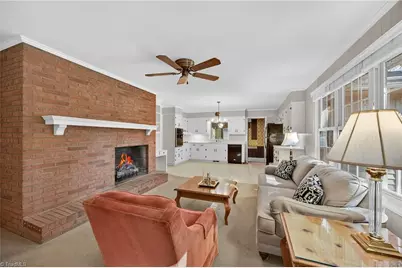 2174 Woodland Avenue, Burlington, NC 27215 - Photo 8