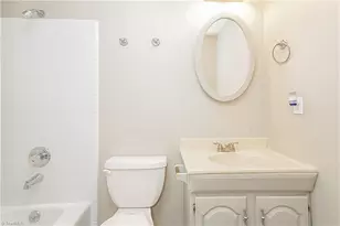 4805 Yorkwood Dr, Greensboro, NC 27407 - Photo 14