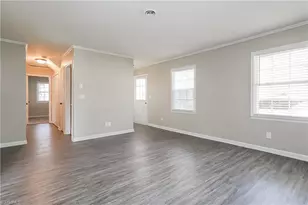 4805 Yorkwood Dr, Greensboro, NC 27407 - Photo 4