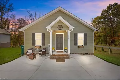 102 E Gene Hairston Street, Madison, NC 27025 - Photo 2