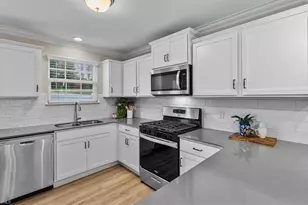 200 Berryfield Dr, Greensboro, NC 27410 - Photo 10