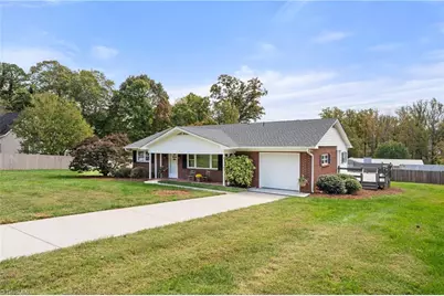 4380 Wesmar Drive, Pfafftown, NC 27040 - Photo 2