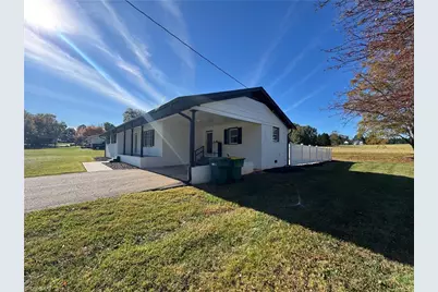 209 Freeman Street, Dobson, NC 27017 - Photo 4