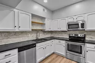 6 Fountain View Cir, Greensboro, NC 27405 - Photo 10