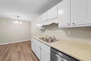2235 Sunderland Rd, Winston-Salem, NC 27103 - Photo 10