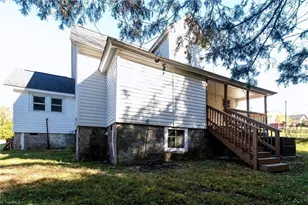 301 Brown St, Thomasville, NC 27360 - Photo 4