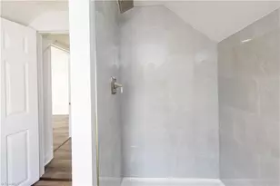 301 Brown St, Thomasville, NC 27360 - Photo 28