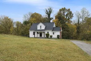 301 Brown St, Thomasville, NC 27360 - Photo 1