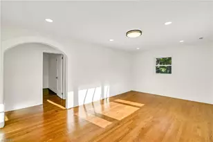 608 Mountain Ave, West Jefferson, NC 28694 - Photo 10