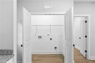 1103 Pegram Ave, High Point, NC 27263 - Photo 16