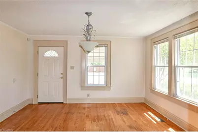 2036 1st Avenue SW, Hickory, NC 28602 - Photo 8