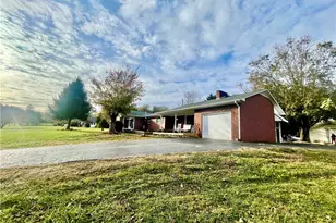 1079 Suncrest Orchard Rd, North Wilkesboro, NC 28659 - Photo 18