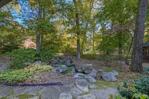 4604 Starmount Dr, Greensboro, NC 27410 - Photo 10