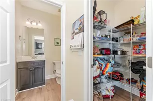 1514 Kingsway Dr, High Point, NC 27260 - Photo 12