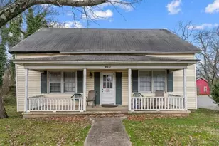 910 Merritt Dr, Greensboro, NC 27407 - Photo 1