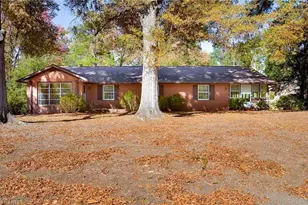 1706 Windsor Dr, High Point, NC 27262 - Photo 2