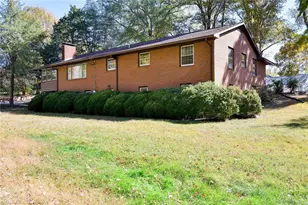 1706 Windsor Dr, High Point, NC 27262 - Photo 24