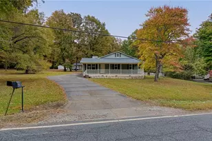 2206 Glenside Dr, Greensboro, NC 27405 - Photo 2