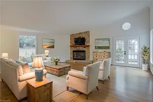 2206 Glenside Dr, Greensboro, NC 27405 - Photo 12