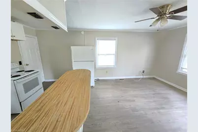 102 W Parker Street, Graham, NC 27253 - Photo 14