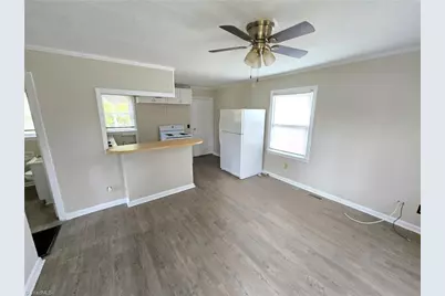 102 W Parker Street, Graham, NC 27253 - Photo 2