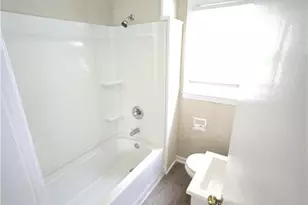 102 W Parker St, Graham, NC 27253 - Photo 4