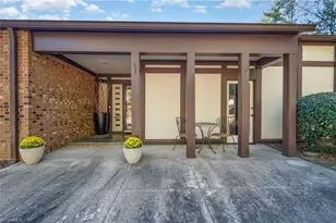 1127 Gatehouse Rd, High Point, NC 27262 - Photo 4