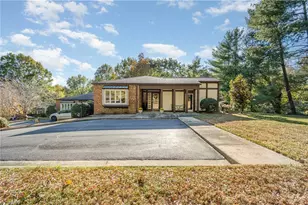 1127 Gatehouse Rd, High Point, NC 27262 - Photo 6