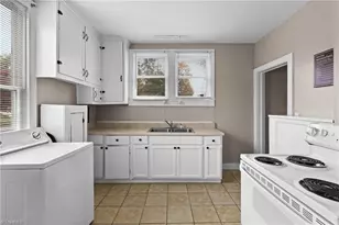 3726 Northampton Dr, Winston-Salem, NC 27105 - Photo 8