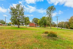 3726 Northampton Dr, Winston-Salem, NC 27105 - Photo 22