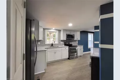 9238 Glen Cross Drive, Kernersville, NC 27284 - Photo 12