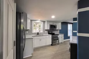 9238 Glen Cross Dr, Kernersville, NC 27284 - Photo 12