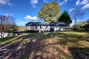 9238 Glen Cross Dr, Kernersville, NC 27284 - Photo 8