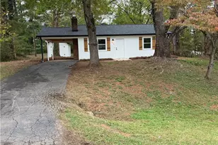 310 Cedardale Ln, King, NC 27021 - Photo 2