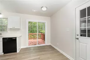 7 Queenanne Ct, Greensboro, NC 27406 - Photo 8