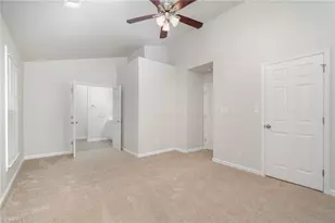 7 Queenanne Ct, Greensboro, NC 27406 - Photo 16