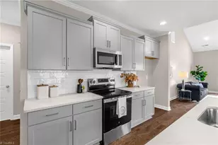 1715 Creekline Dr, Kernersville, NC 27284 - Photo 12