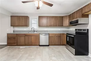 2026 Pine Bluff St, Greensboro, NC 27403 - Photo 10