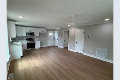 2102 Linda Jones Avenue, Greensboro, NC 27401 - Photo 10